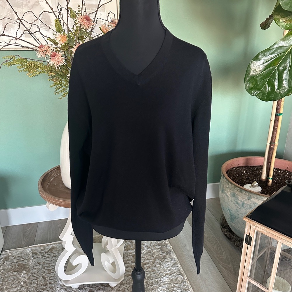 Men’s Neiman Marcus Classic Black Cashmere Sweater